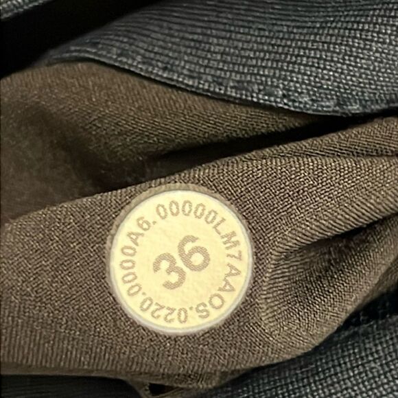 Lululemon Men's Commission Shorts 9 inch Size 36 Navy Everyday Casual - Picture 6 of 7